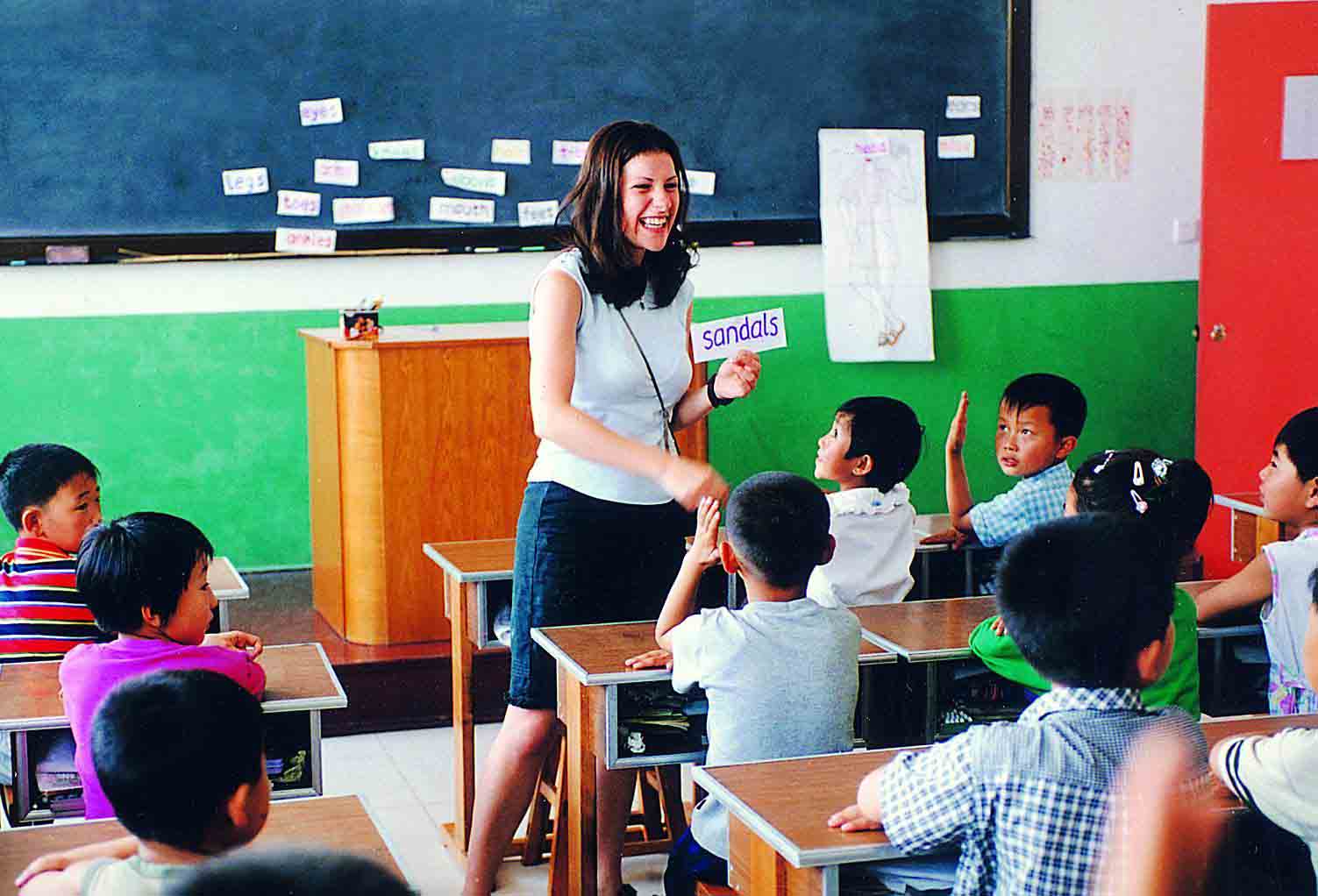 The process of applying for a work permit for foreign teachers in Vietnam