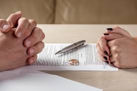 How is the procedure for withdrawing the divorce petition?