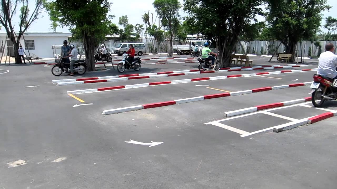 Driving license test age in Vietnam