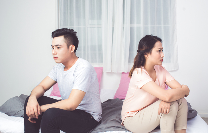 Husband and wife checking each other's messages is domestic violence according to Vietnamese law?