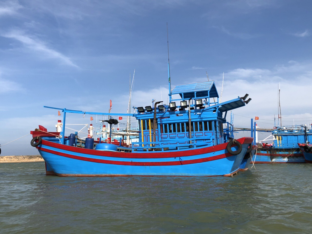 Are fishing vessels allowed to operate in all Vietnamese waters?