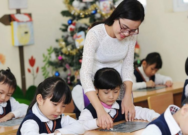 Can teachers set up company in Vietnam?