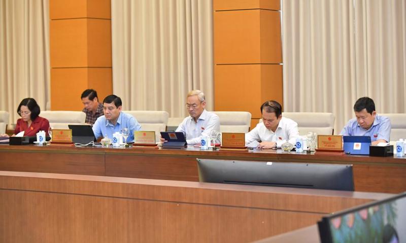 Standing Committee of the National Assembly offering opinions about law projects in Vietnam