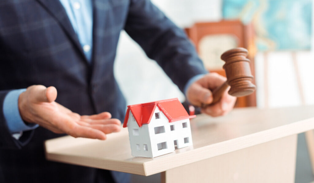 Order and procedures for property auction in Vietnam