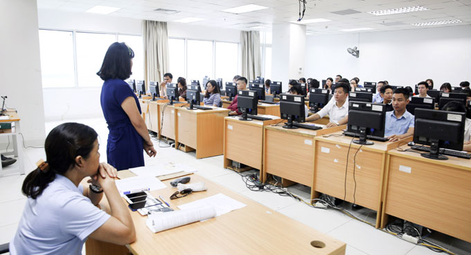 Training and retraining of public employees in Vietnam