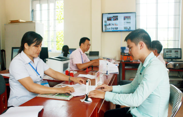 What are Rights and obligations of public employees in Vietnam?