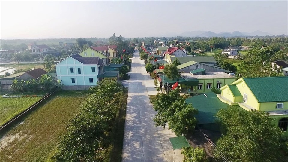 How much residential land does each household get in Vietnam?