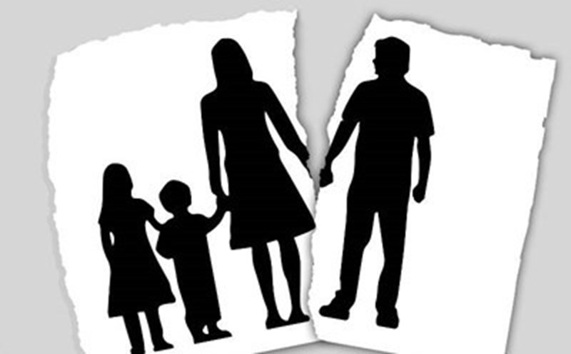 Right to pick up children after divorce under Vietnam law