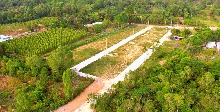 The compensation for land for perennial crops is under Vietnam law