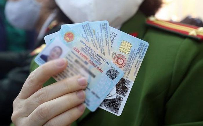 Where can overseas Vietnamese get a citizen identity card?